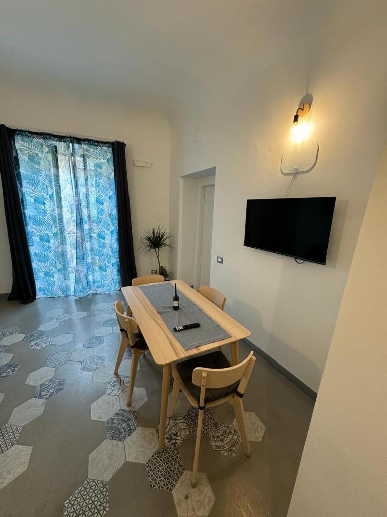 City Center Apartment Da Felu Палермо Екстериор снимка